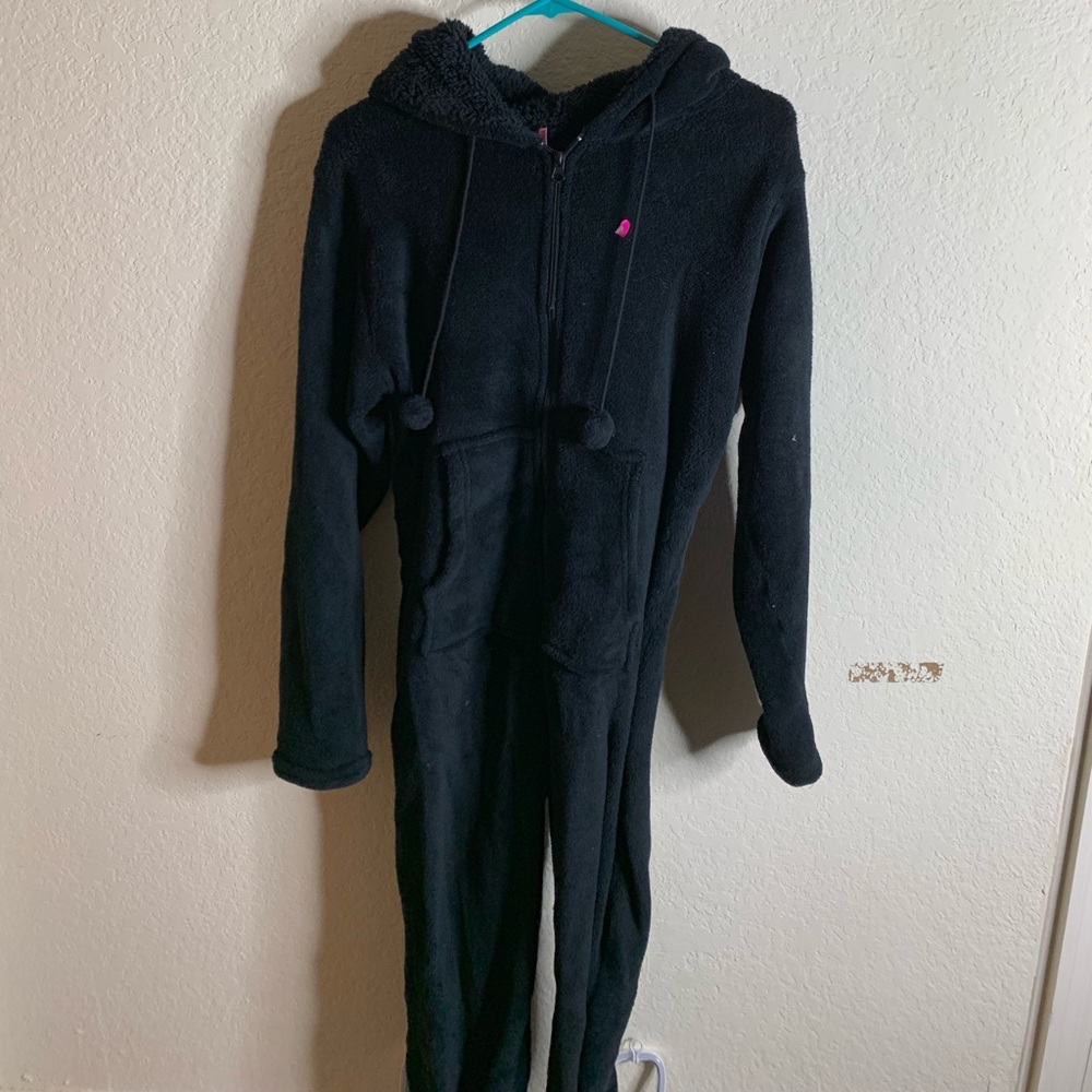BLACK ONESIE